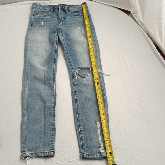 Blank NYC light wash blue denim distressed jeans - Picture 9 of 9